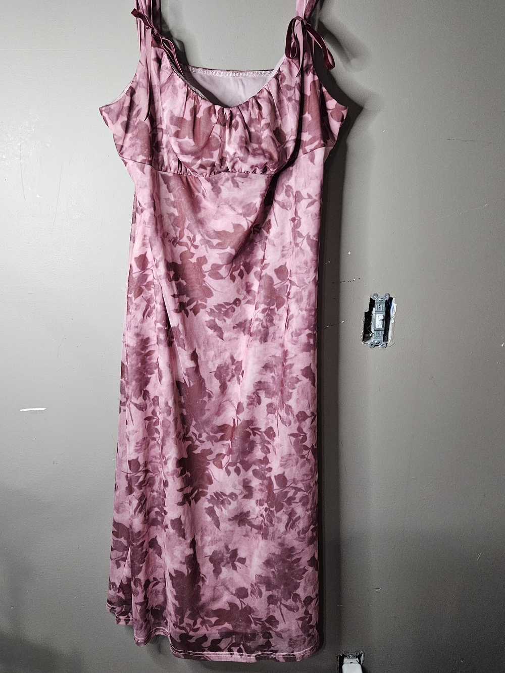 Cider Tie-Shoulder Floral Midi Dress in Dusty Rose Size 2X Ptp 23"